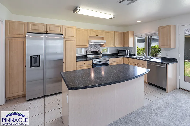 4 bed, 2.5 bath, 1803 sqft, $3,895 — Photo 4