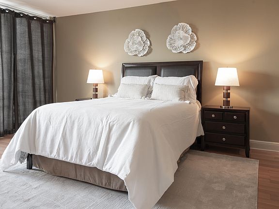 5th image of 521 N Riverside Drive #208