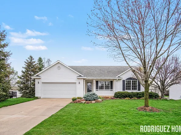 3745 Lenters Dr, Hudsonville, MI 49426