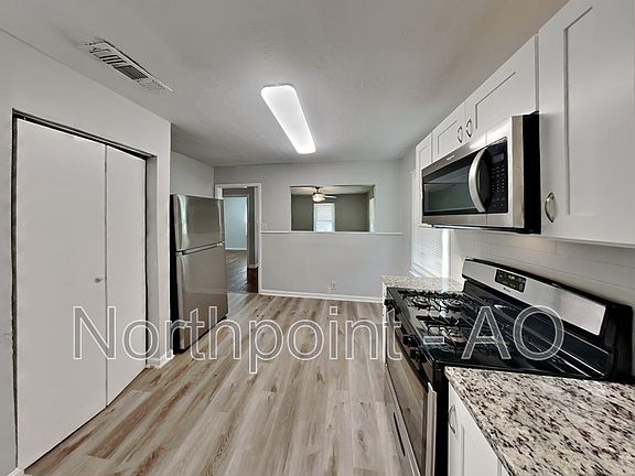 4th image of 212 Morris St