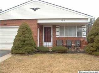 178 Torrey Pines Dr, Toms River, NJ 08757