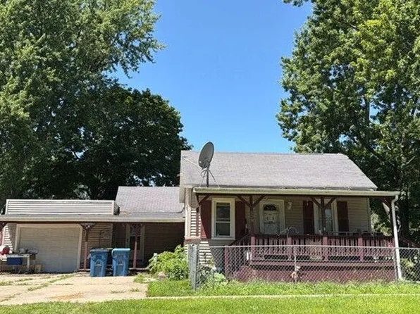 128 N Walnut St, Minonk, IL 61760