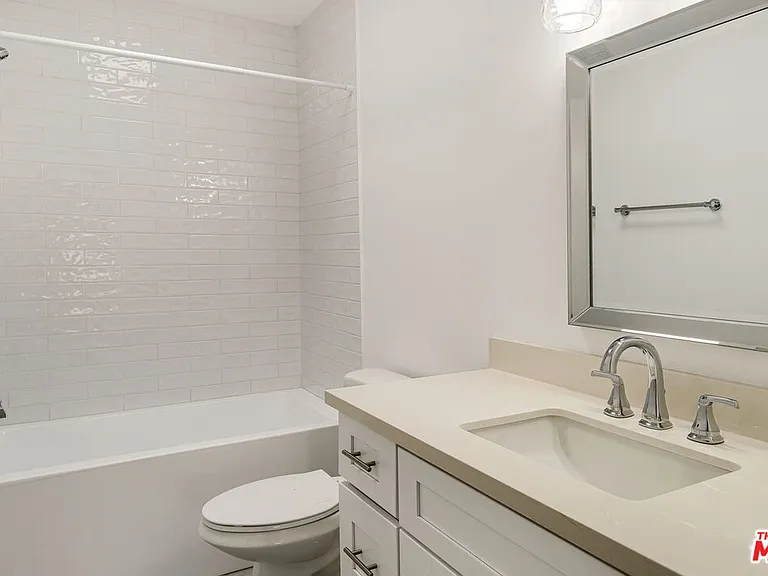 1342 Harvard St #201 — Photo 13