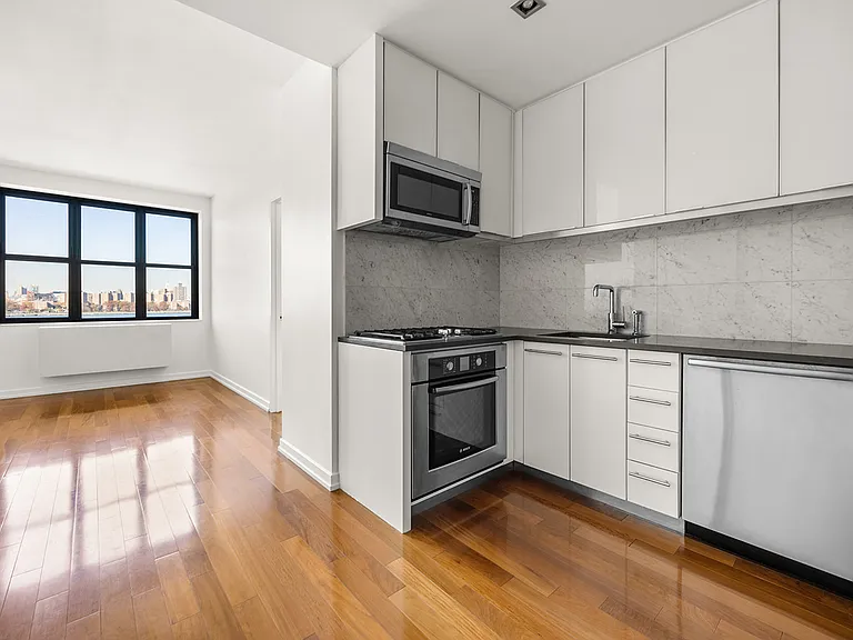 58 Metropolitan Ave #4G — Photo 3