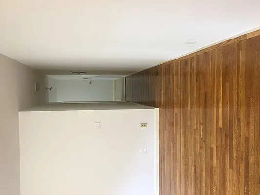 Rented by Metropolis International Realty Inc. | media 25