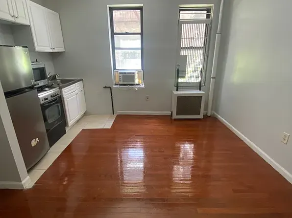 1345 West Seventh Street image 1 of 4