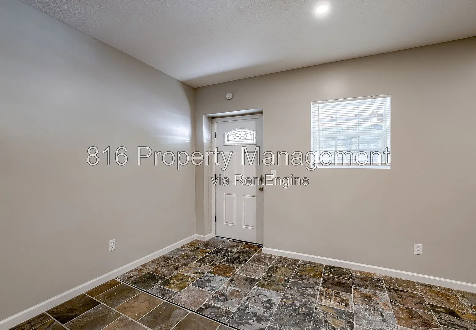 2 bed, 1.0 bath, 600 sqft, $850 — Photo 2