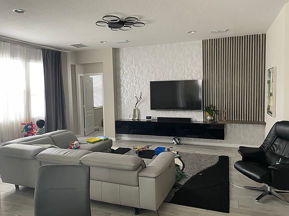 3rd image of 1126 Orangecreek Way