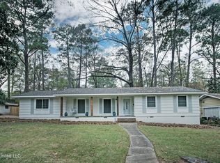 4831 Shadowwood Dr, Jackson, MS