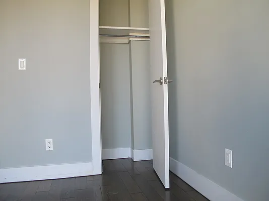 Rented by P Management | media 26