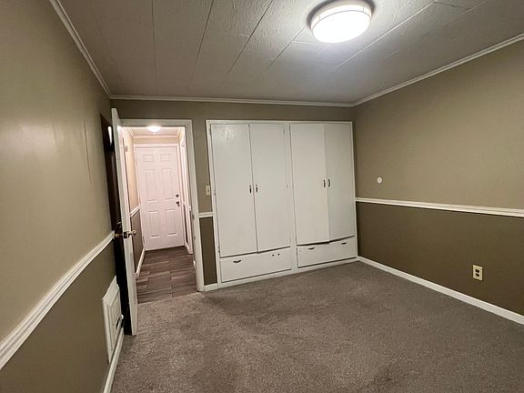 5th image of 250 8th St NE