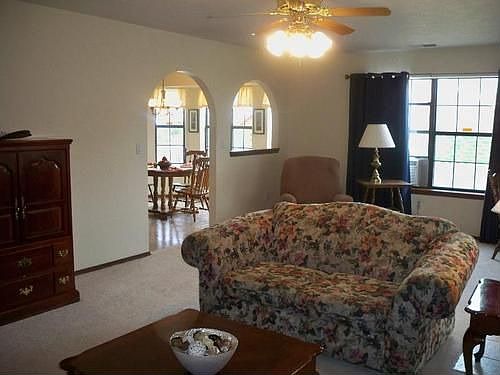 3rd image of 7701 Primrose Dr NW