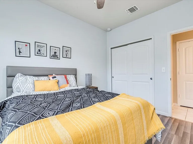 9806 Baden Ln #9806 — Photo 7