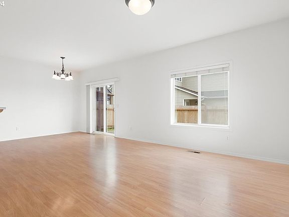 5th image of 6328 NE 59th Ct