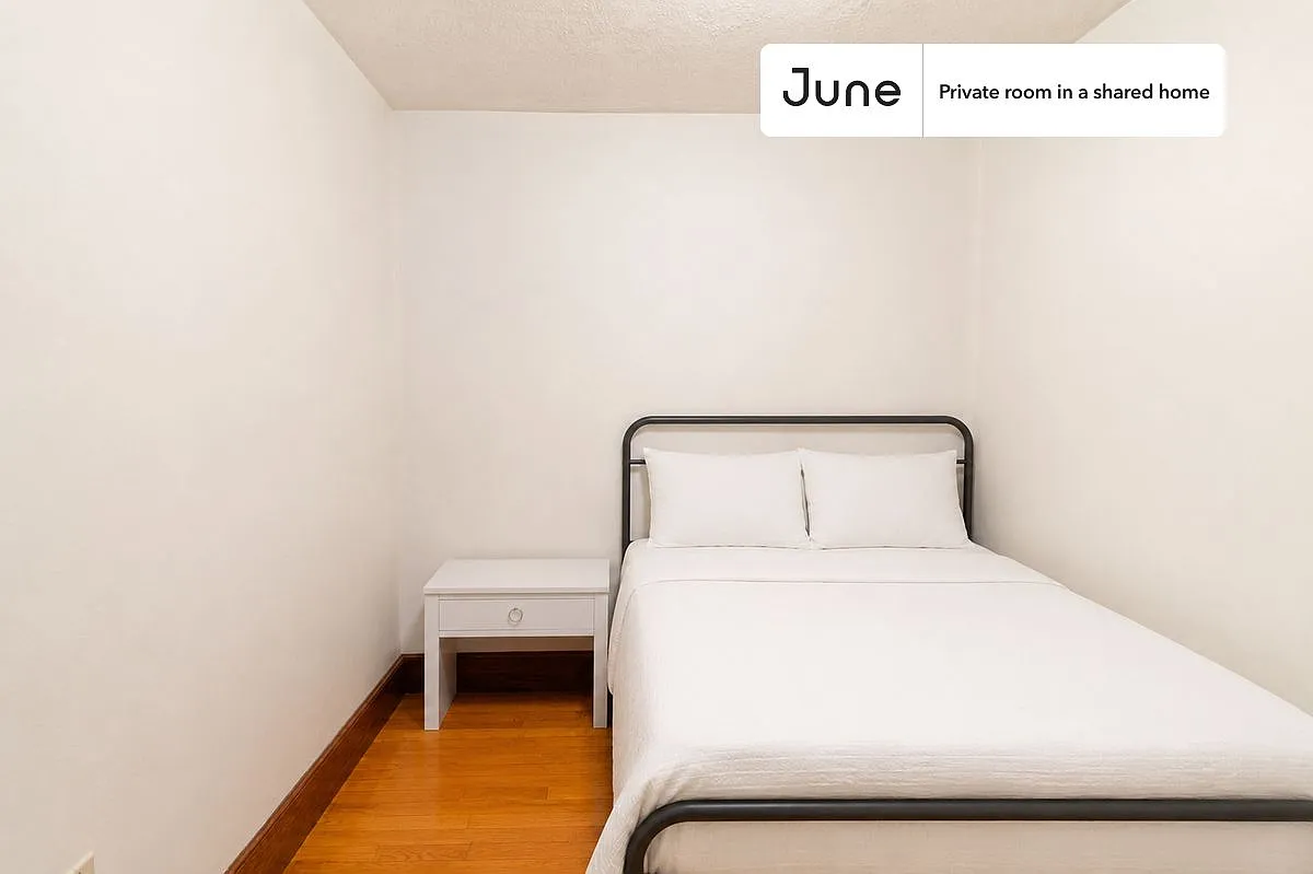 Full bedroom in 5 bed/2 bath home in Central Square (Cambridge) #1474 B — Photo 1