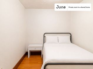 166 Auburn St #B, Cambridge, MA 02139
