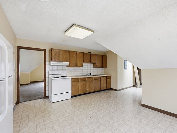 4th image of 19-21 Rutledge Ave