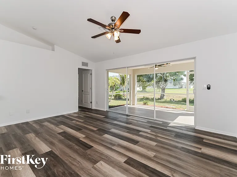 1319 NW 13th Ave — Photo 3