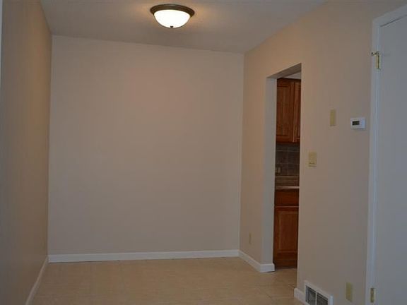 4th image of 17424 Parkwood
