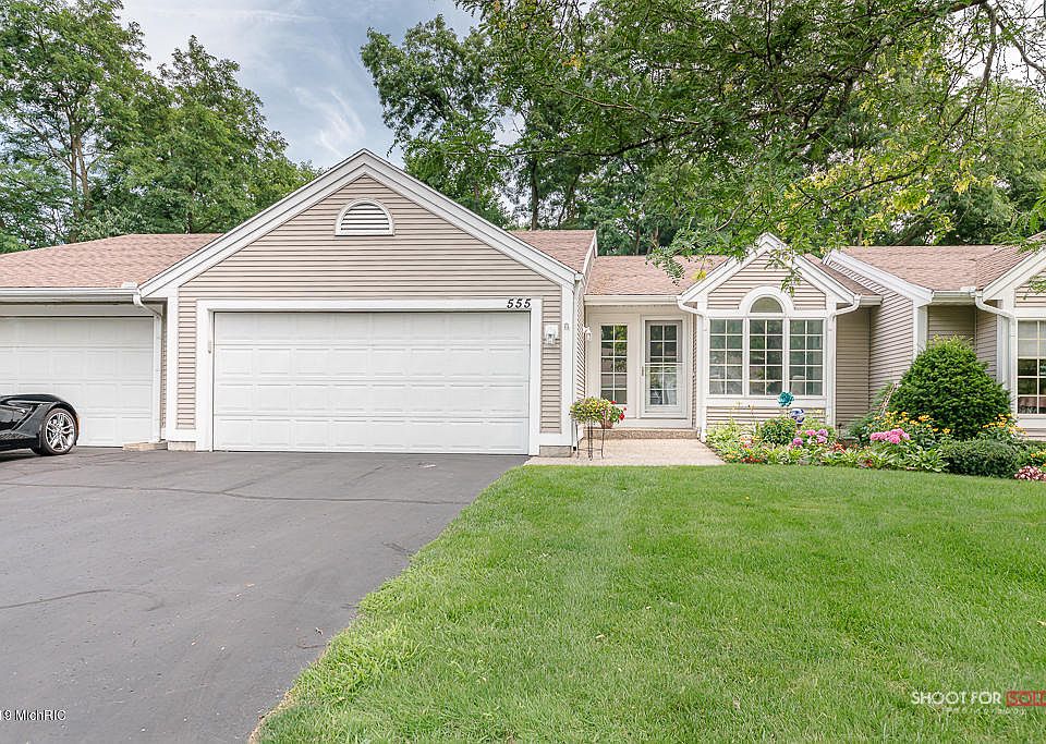 1st image of 555 Appletree Dr