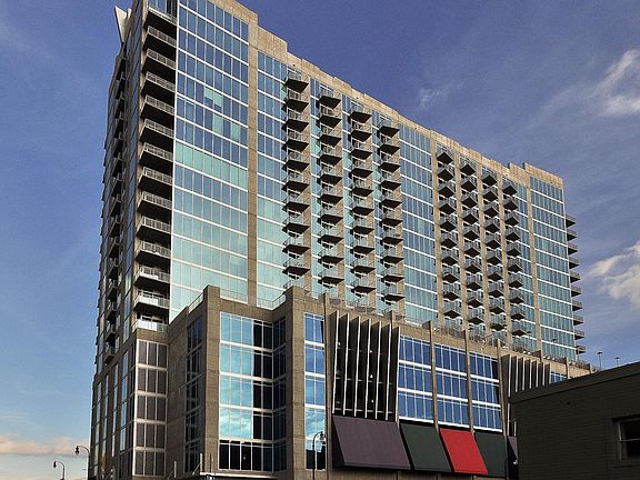 2nd image of 301 Demonbreun St Unit 1814