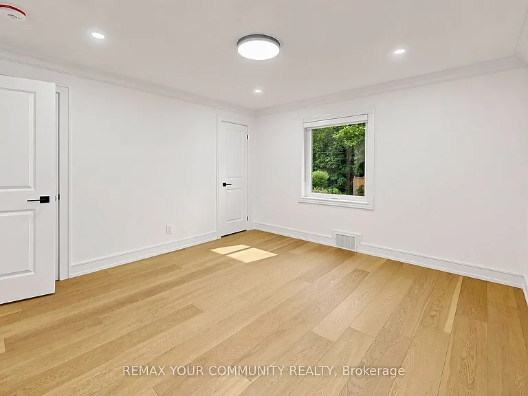 275 Betty Ann Dr — Photo 16