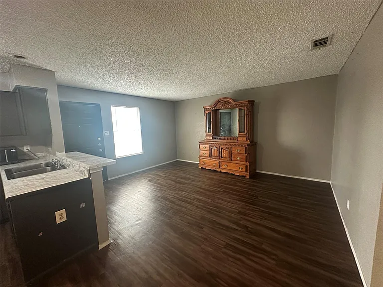 4910 Pepper Ln #D — Photo 23