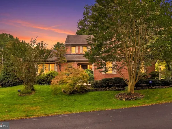 10005 Scenic View Ter, Vienna, VA 22182
