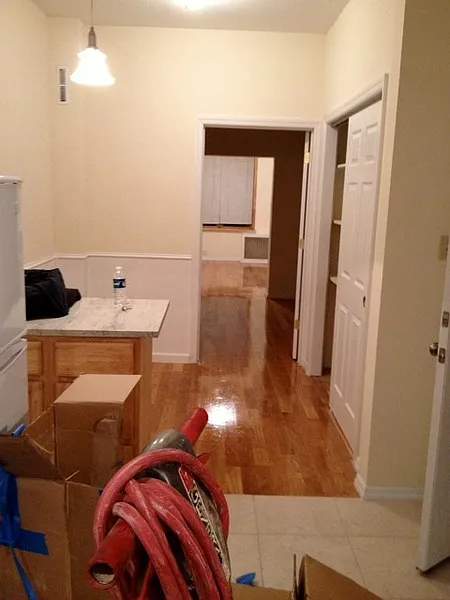 276 Kingsland Ave APT 1R photo 1