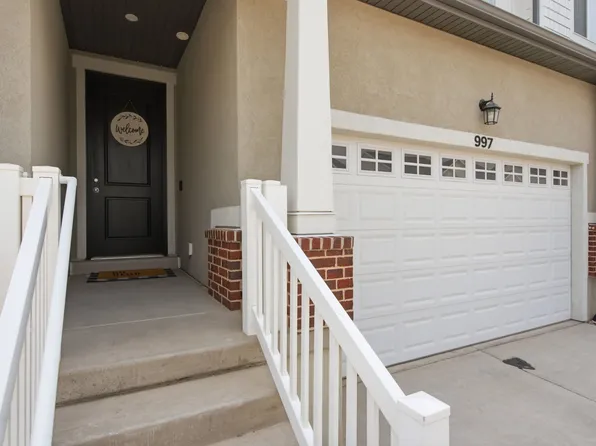 997 N Ledger Dr, Saratoga Springs, UT 84045