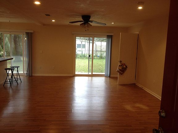 2nd image of 1206 NE 19th Pl