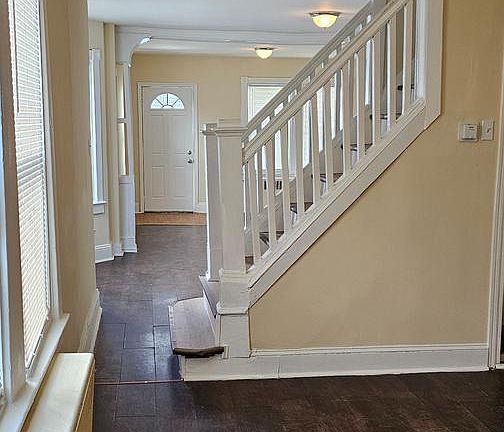 2nd image of 613 N Willow St