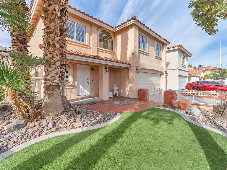 985 Flapjack Dr — Photo 4