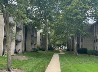 18 Canterbury Sq, Alexandria, VA 22304
