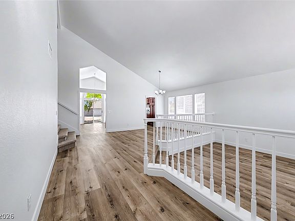 5th image of 757 Canyon Crest Dr