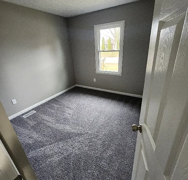 1146 Morris Ave — Photo 4