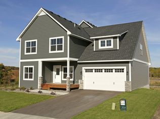 9051 Degler Cir, Chanhassen, MN 55317