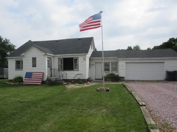 133 S 4th Ave, Lismore, MN 56155