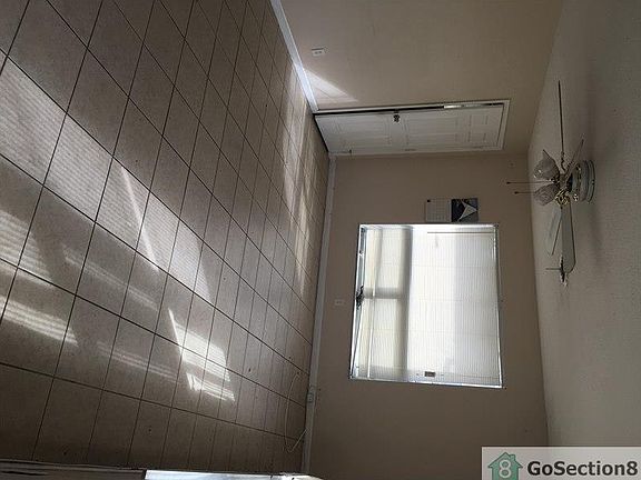 4th image of 1935 McKinley St APT 2