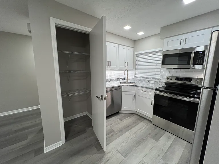 745 James St #201 — Photo 5