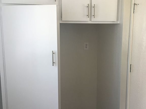 5th image of 25016 Walnut St APT 28
