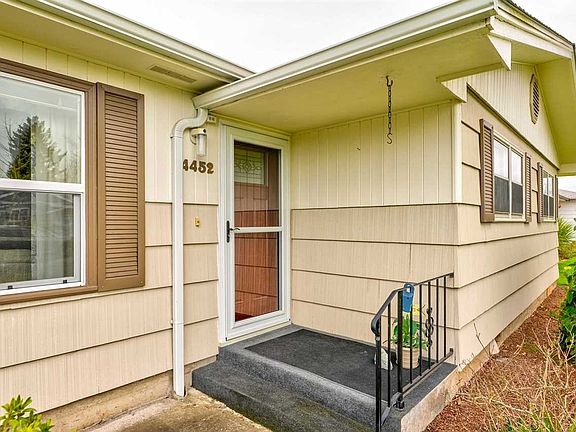 3rd image of 4452 Gordon St SE