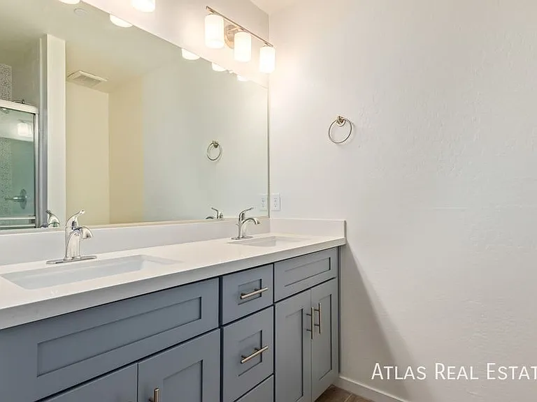 3010 E Yale St #1 — Photo 13