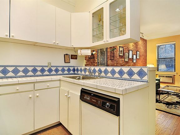 2nd image of 529 E 88th St #23A