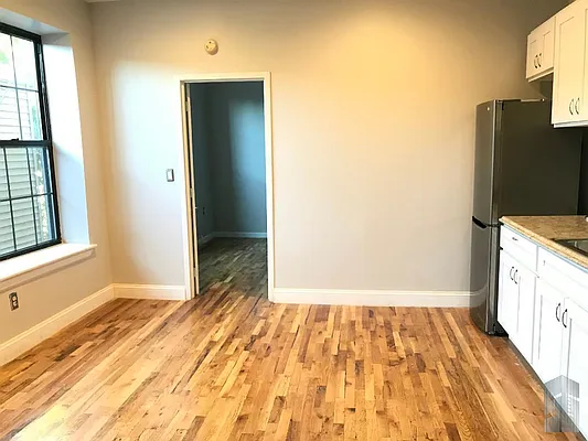 Rented by Skyline Group Real Estate | media 78