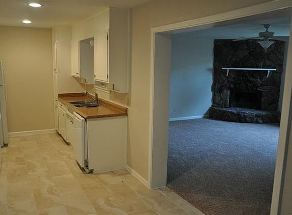 3rd image of 704 Bridle Ave