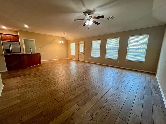 3rd image of 601 Ridge Point Dr