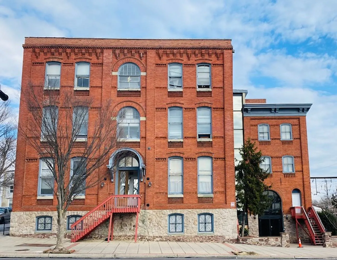 Cigar Factory Apartments — Photo 4