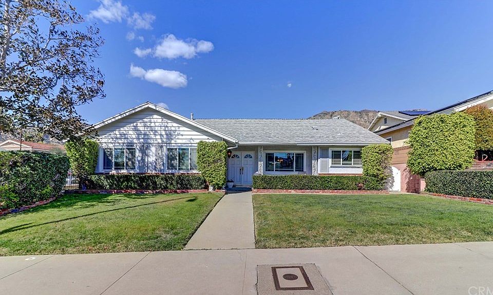 1st image of 13921 Olive View Dr