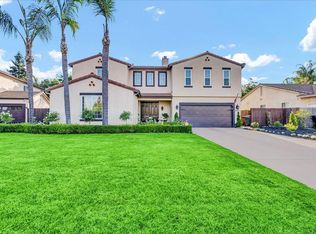 2415 N Oak Grove Ct, Visalia, CA